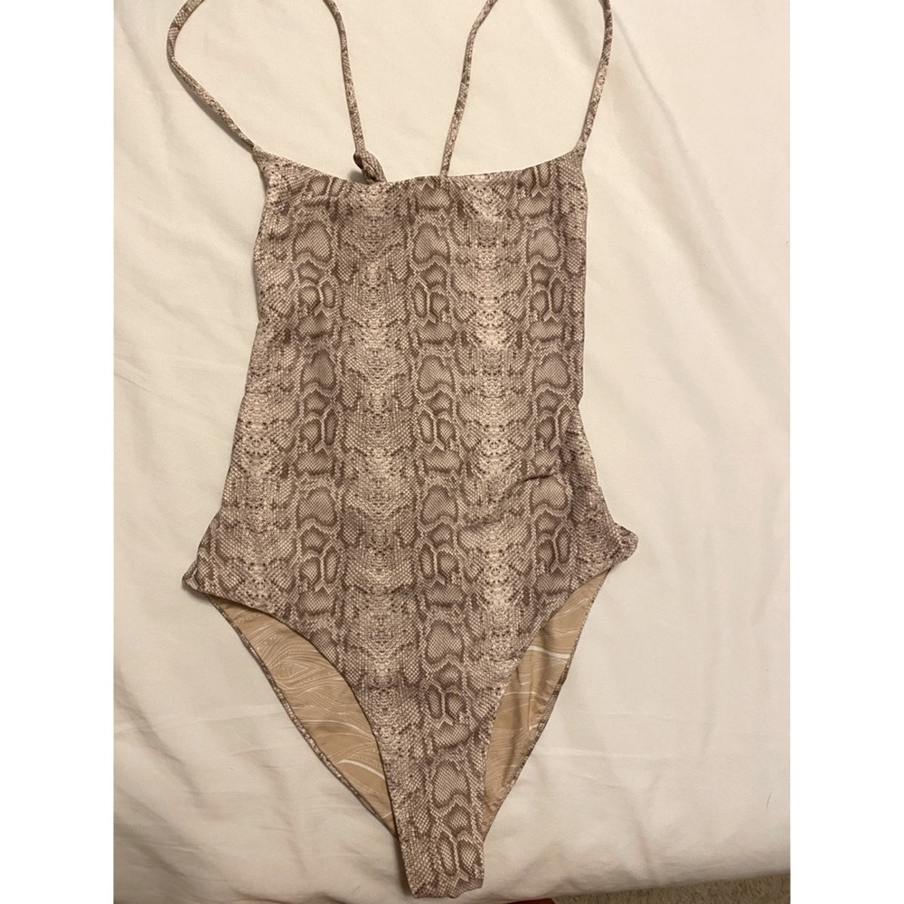 Girl and the Water Kauai One Pc Python